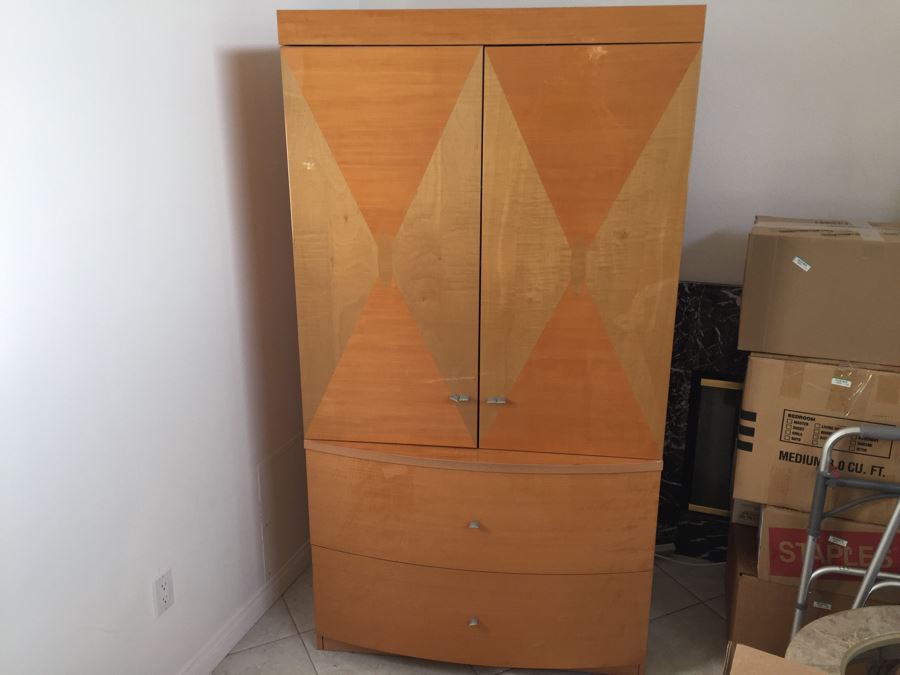 6-Piece Bedroom Set With 6-Drawer Dresser And Mirror, (2) Nightstands, Armoire And Cal King Bed With Mattress And Linens [Photo 2]