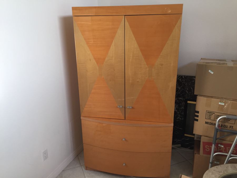 6-Piece Bedroom Set With 6-Drawer Dresser And Mirror, (2) Nightstands, Armoire And Cal King Bed With Mattress And Linens [Photo 10]