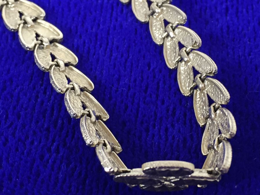 14K Women's Bracelet With Butterfly Motif 10g $230MV [Photo 10]