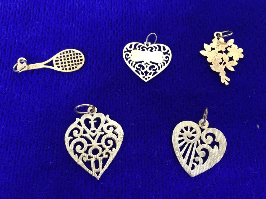 collection-of-14k-gold-pendants-4g-92mv
