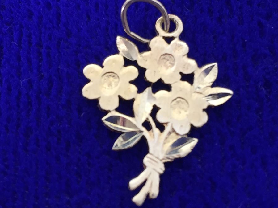 Collection Of 14K Gold Pendants 4g $92MV [Photo 8]