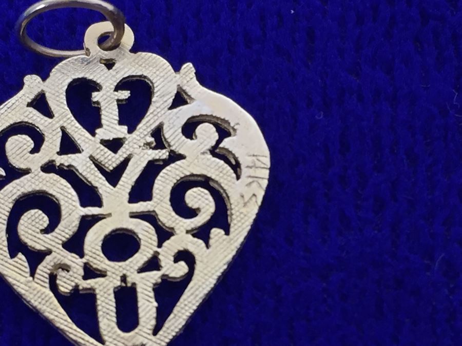 Collection Of 14K Gold Pendants 4g $92MV [Photo 10]