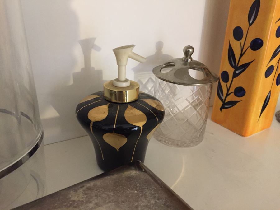 Home Decor Lot [Photo 11]