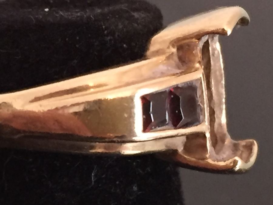 JUST ADDED - 10k Gold Ring Missing Center Stone 3g $49MV [Photo 13]