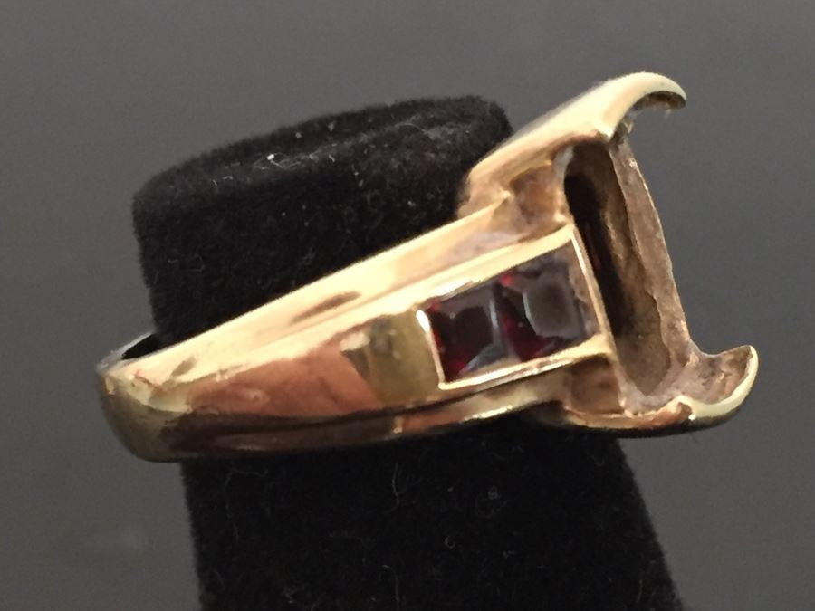 JUST ADDED - 10k Gold Ring Missing Center Stone 3g $49MV [Photo 2]