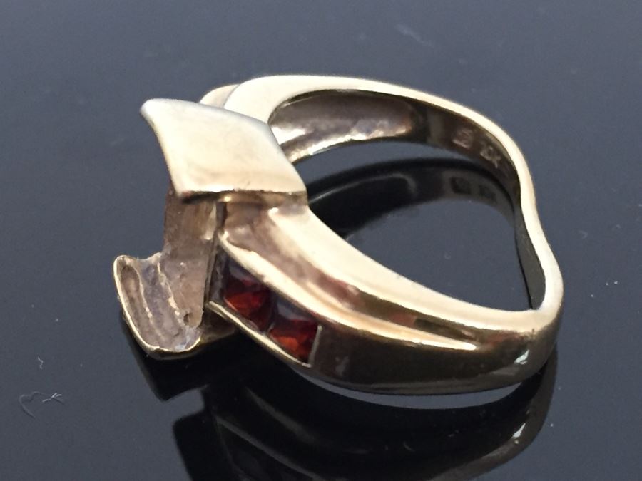 JUST ADDED - 10k Gold Ring Missing Center Stone 3g $49MV [Photo 7]