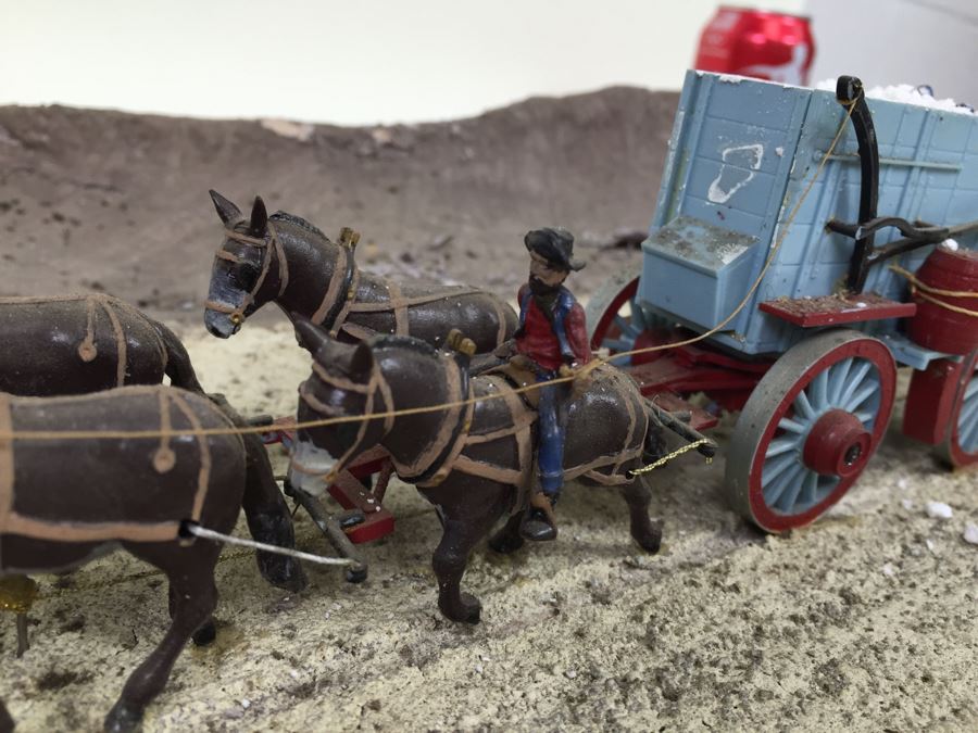Large Scale Model Of Horses With Wagons Depicting 1883-1888 Furnace Creek - Mojava, Calif. Trek Of 162 Miles 10 Days - 136 Deg F - 150 Deg F  Wagons [Photo 3]