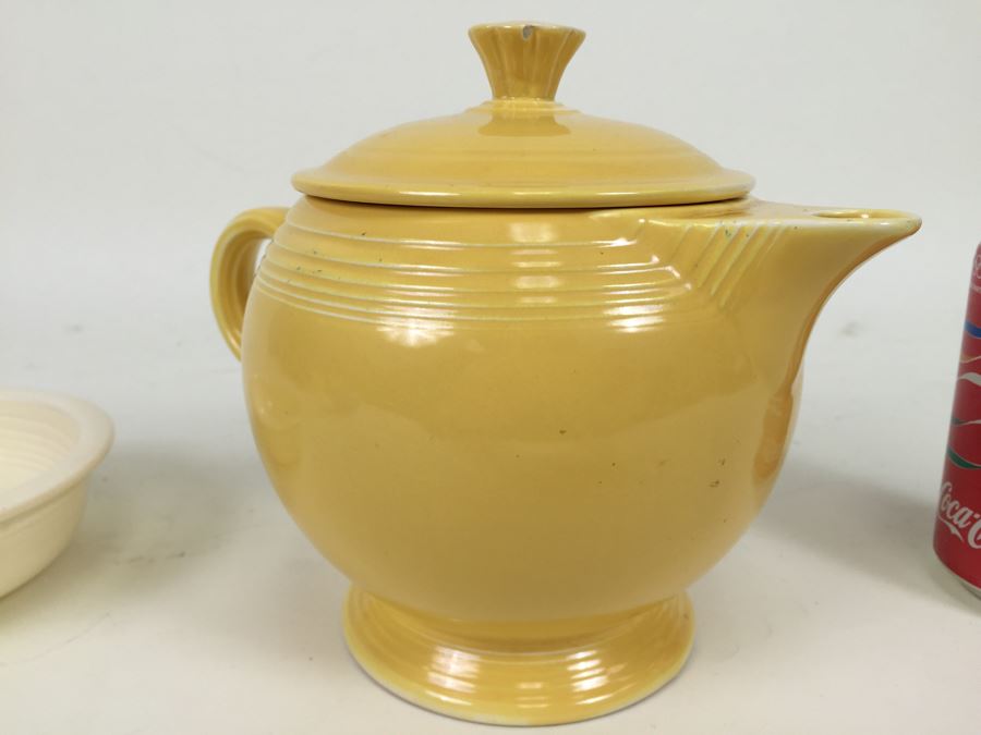 Yellow Fiesta HLC Teapot And White Fiesta HLC Bowl Plus Blue Vernon Kilns California Pottery [Photo 9]