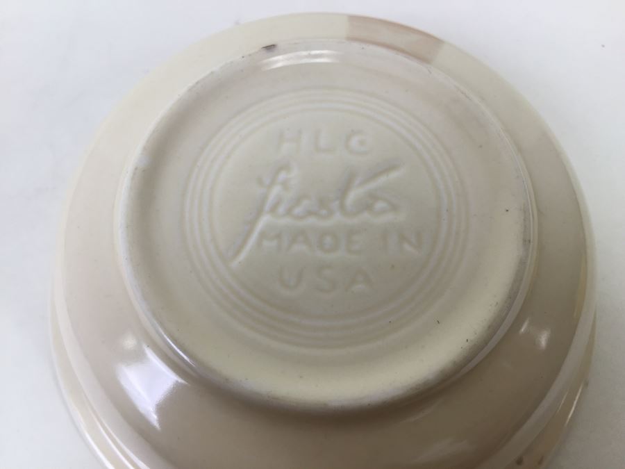 Yellow Fiesta HLC Teapot And White Fiesta HLC Bowl Plus Blue Vernon Kilns California Pottery [Photo 16]