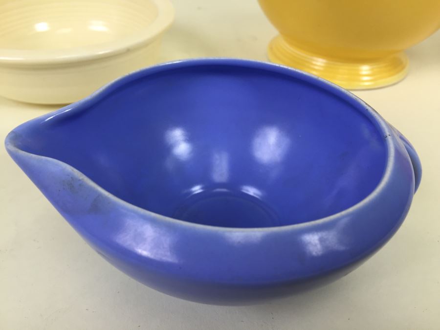 Yellow Fiesta HLC Teapot And White Fiesta HLC Bowl Plus Blue Vernon Kilns California Pottery [Photo 4]