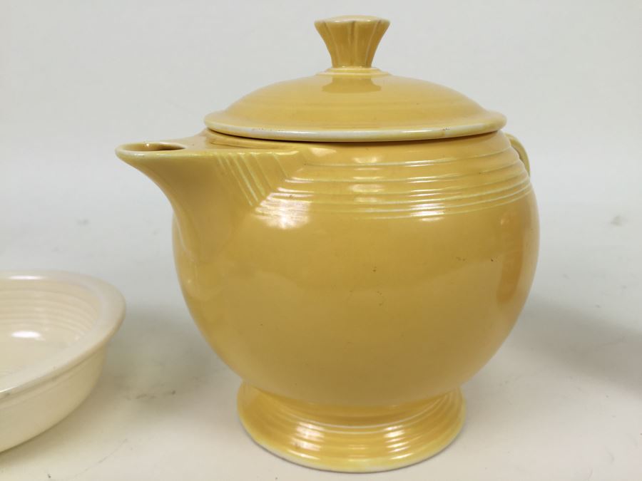 Yellow Fiesta HLC Teapot And White Fiesta HLC Bowl Plus Blue Vernon Kilns California Pottery [Photo 8]