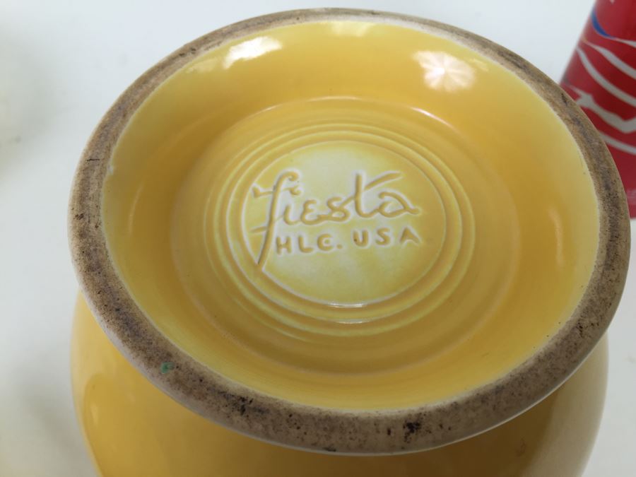 Yellow Fiesta HLC Teapot And White Fiesta HLC Bowl Plus Blue Vernon Kilns California Pottery [Photo 13]