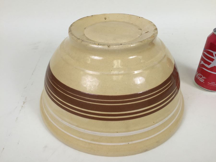 Large Vintage Bowl [Photo 3]