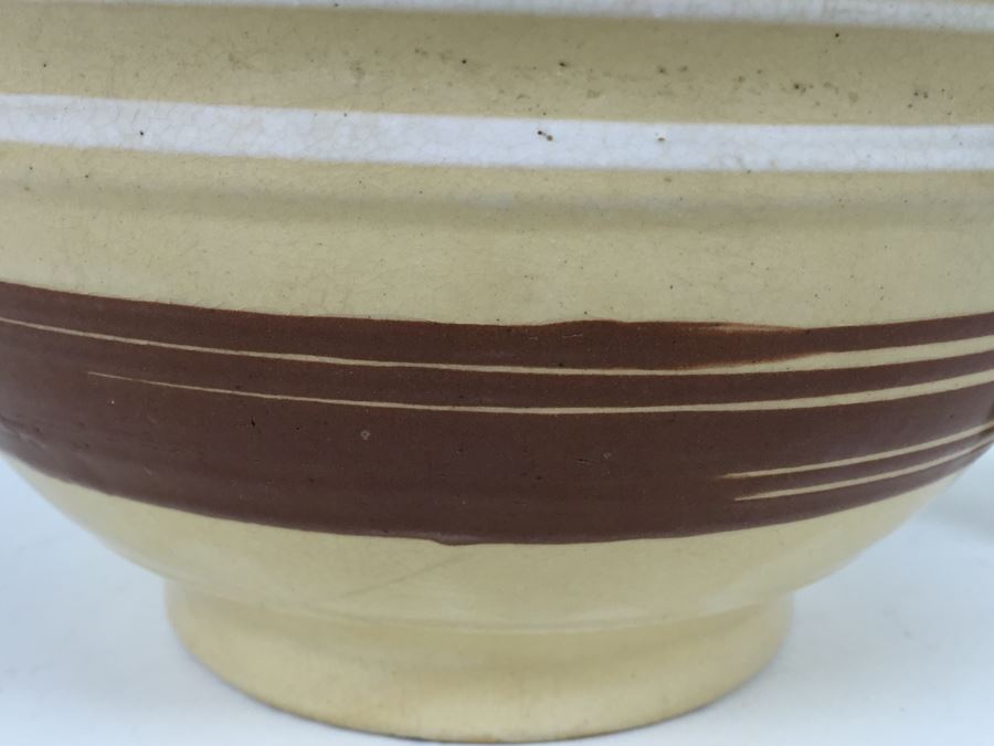 Large Vintage Bowl [Photo 4]