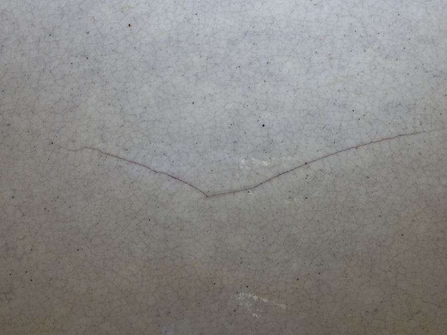 Large Vintage Bowl [Photo 6]