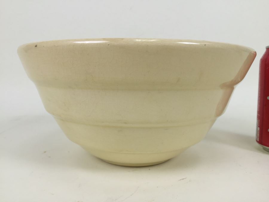 White USA Pottery Bowl [Photo 4]