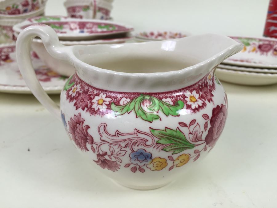 Johnson Bros England Winchester China Set [Photo 6]