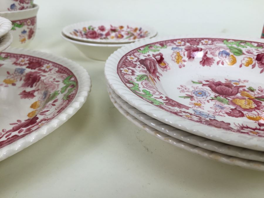 Johnson Bros England Winchester China Set [Photo 10]
