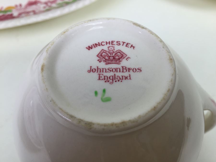 Johnson Bros England Winchester China Set [Photo 3]