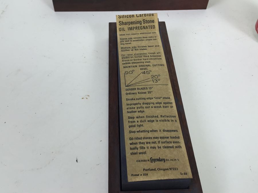 Vintage Gerber Silicone Carbide Sharpening Stone In Walnut Box [Photo 6]