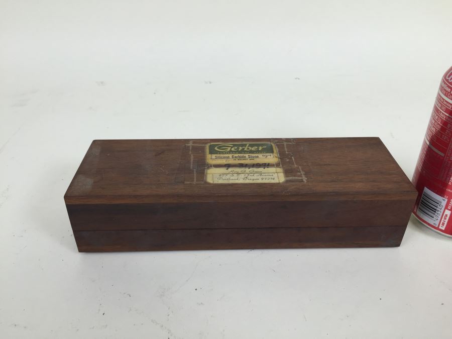Vintage Gerber Silicone Carbide Sharpening Stone In Walnut Box