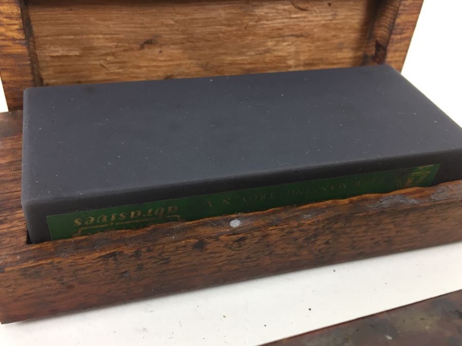 Vintage Lot Of Sharpening Stones With Boxes 2 Are Norton Abrasives [Photo 9]