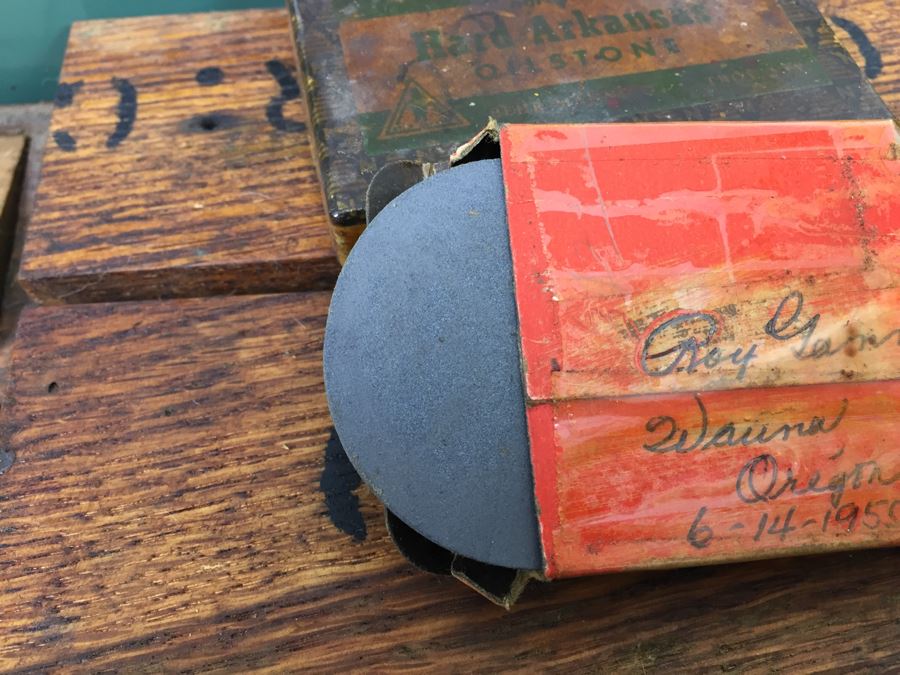 Vintage Metal Tackle Box Filled With Sharpening Stones With Boxes Norton Carborundum Brand Union Utility Chest [Photo 22]