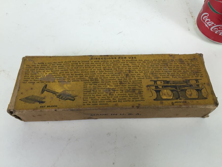 Vintage Cross Cut Saw Tools In Box [Photo 4]