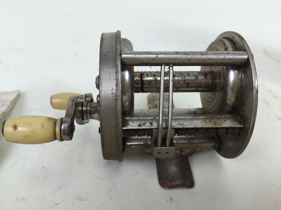 Vintage Jorgensen 'CUB' X-77 Fishing Reel With Manual Plus LION LW No. 1800 Fishing Reel Bronson Reel Co [Photo 7]