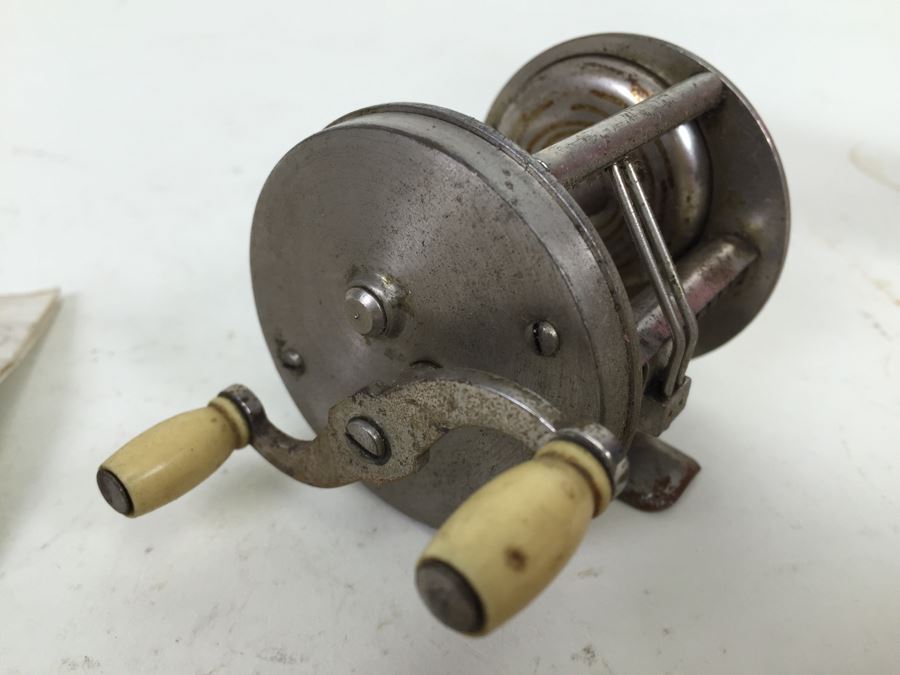 Vintage Jorgensen 'CUB' X-77 Fishing Reel With Manual Plus LION LW No. 1800 Fishing Reel Bronson Reel Co [Photo 3]