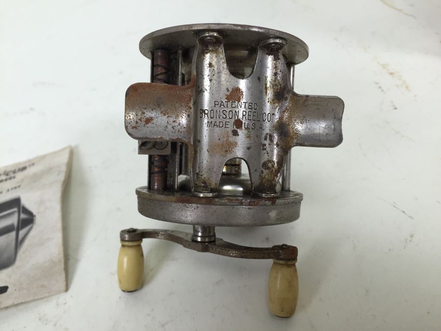 Vintage Jorgensen 'CUB' X-77 Fishing Reel With Manual Plus LION LW No. 1800 Fishing Reel Bronson Reel Co [Photo 10]