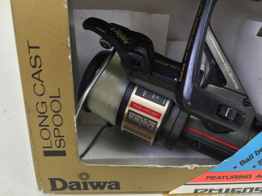Daiwa Spinning Fishing Reel With Box [Photo 2]