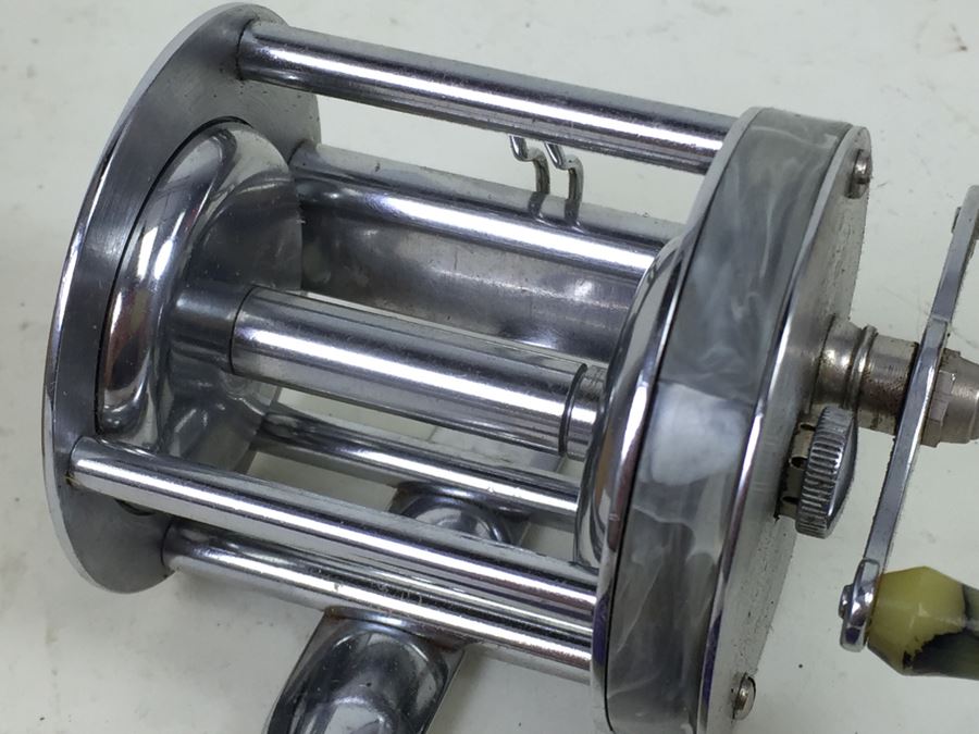 Cherry Shakespeare 1958 Triumph Model FK With Box Appears Never Used With Manual [Photo 19]