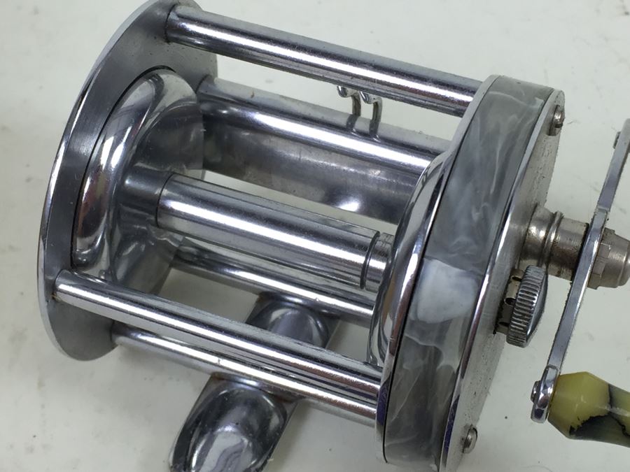 Cherry Shakespeare 1958 Triumph Model FK With Box Appears Never Used With Manual [Photo 15]