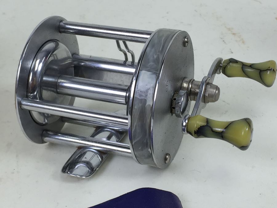 Cherry Shakespeare 1958 Triumph Model FK With Box Appears Never Used With Manual [Photo 3]