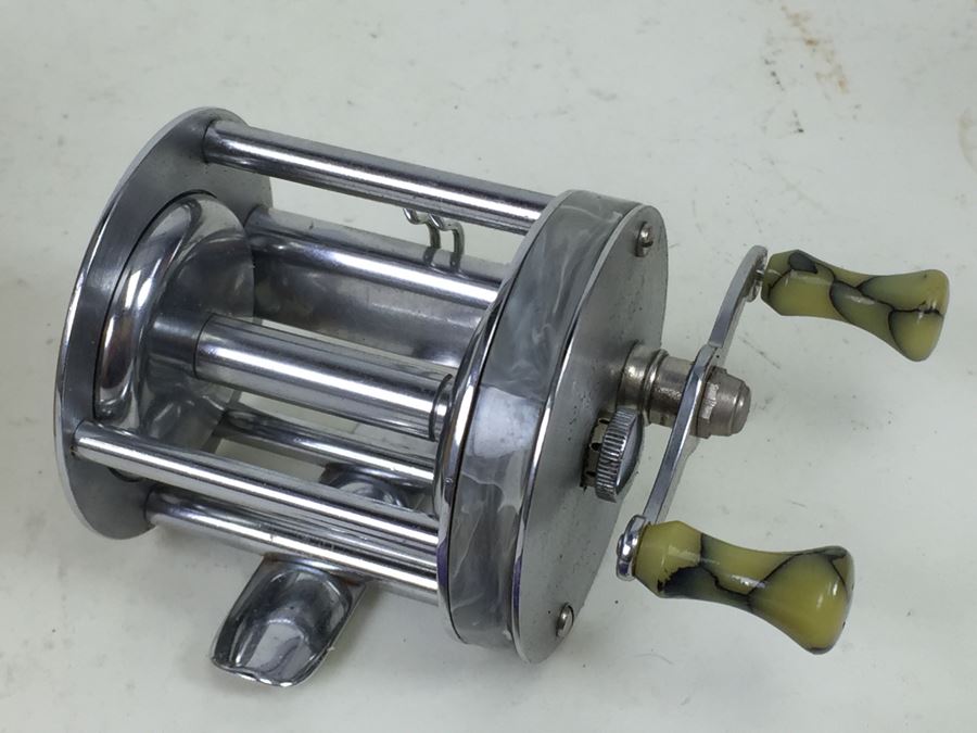 Cherry Shakespeare 1958 Triumph Model FK With Box Appears Never Used With Manual [Photo 16]