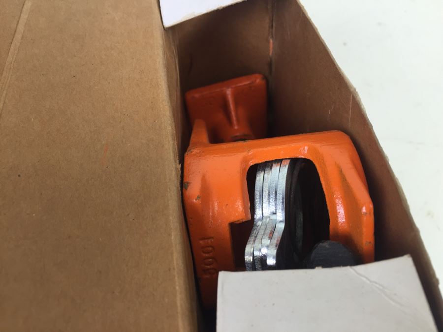 Pair Of 'Pony' Clamp Fixtures In Boxes [Photo 5]