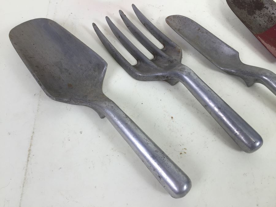 Vintage Garden Tools Markle [Photo 2]