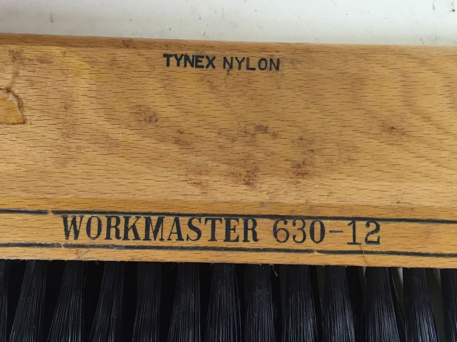 Vintage Montgomery Wards Wall Papering Kit With Brush [Photo 4]