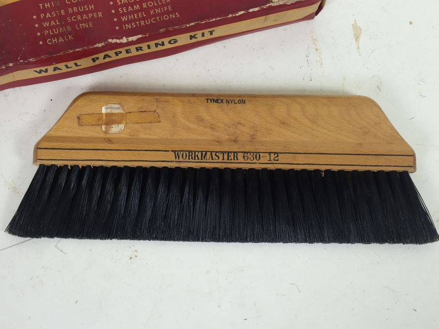 Vintage Montgomery Wards Wall Papering Kit With Brush [Photo 3]