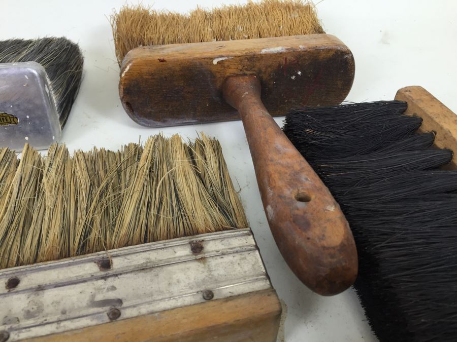 Large Lot Of Vintage Brushes [Photo 7]