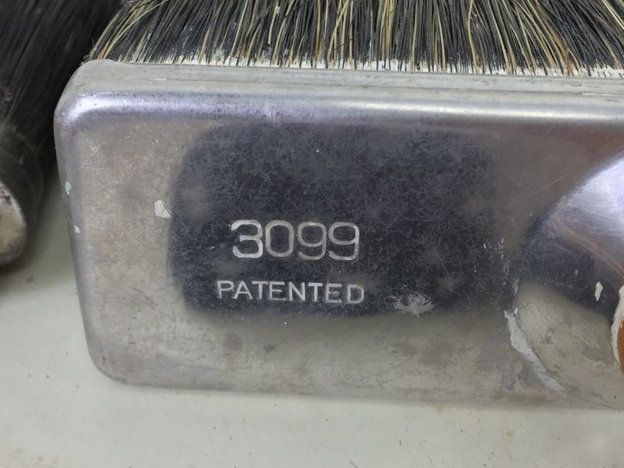 Large Lot Of Vintage Brushes [Photo 11]