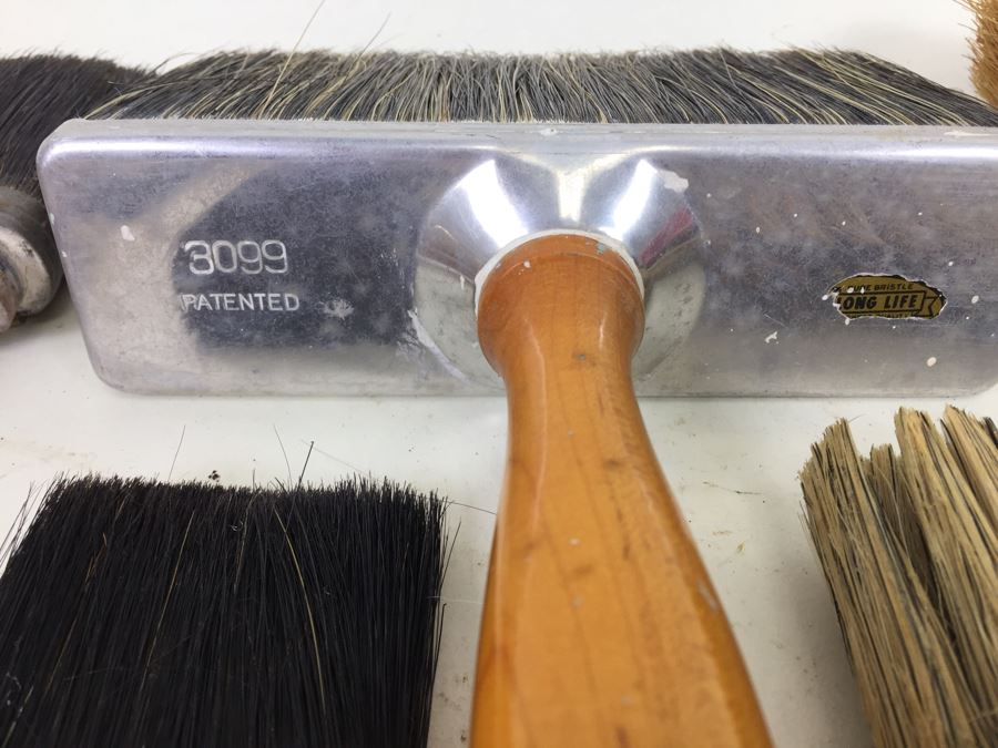 Large Lot Of Vintage Brushes [Photo 9]