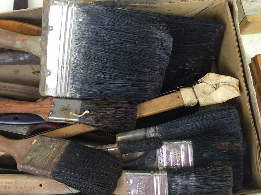 Large Lot Of Vintage Brushes [Photo 24]