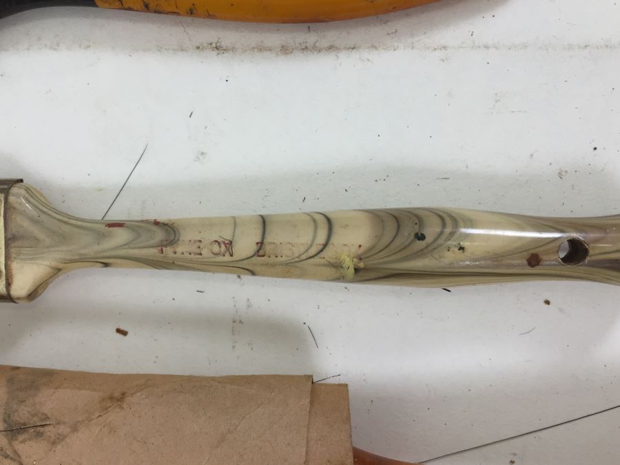 Large Lot Of Vintage Brushes [Photo 20]