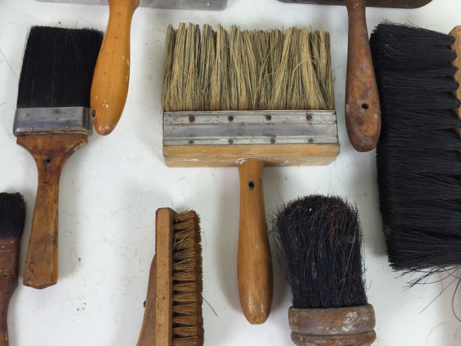 Large Lot Of Vintage Brushes [Photo 12]