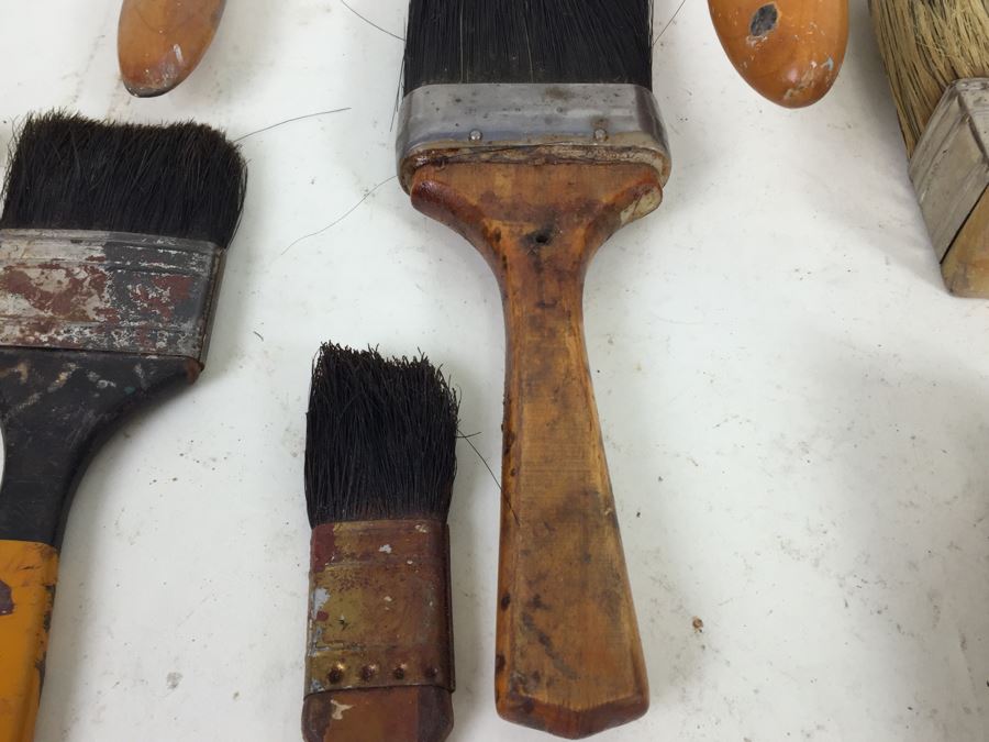 Large Lot Of Vintage Brushes [Photo 15]