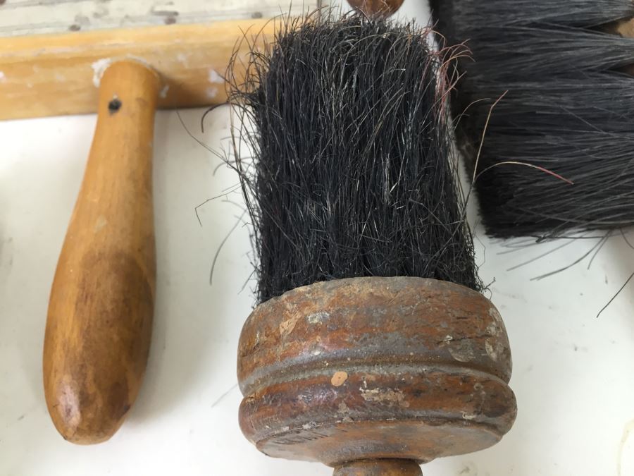 Large Lot Of Vintage Brushes [Photo 5]