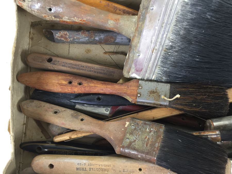 Large Lot Of Vintage Brushes [Photo 23]