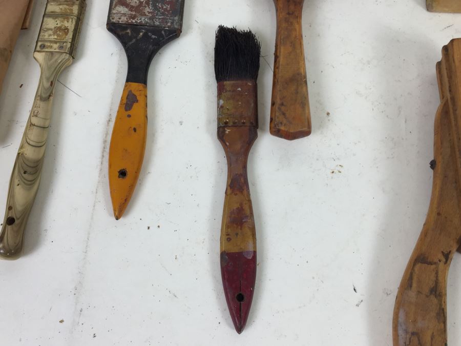 Large Lot Of Vintage Brushes [Photo 14]